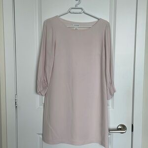 Light pink Club Monaco dress with optional tie size 4